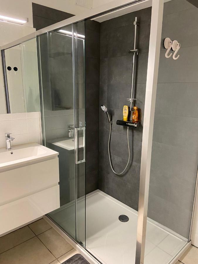 Weloveoostende - Newly Renovated Large Apartment 150M From The Beach - Including Bed Sheets And Final Clea-Ning Bagian luar foto