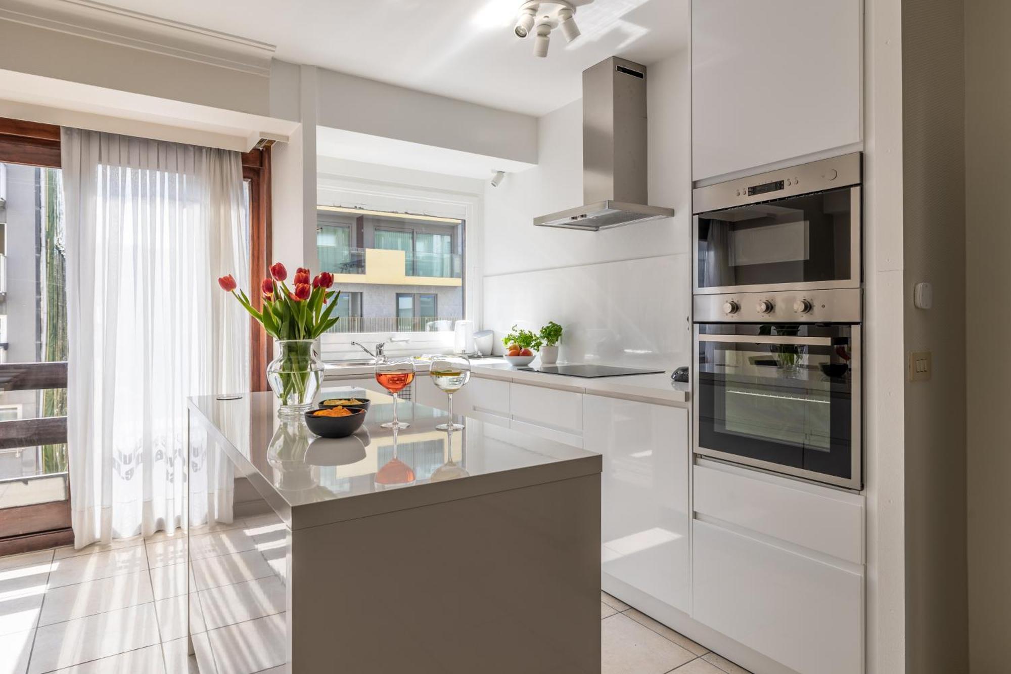 Weloveoostende - Newly Renovated Large Apartment 150M From The Beach - Including Bed Sheets And Final Clea-Ning Bagian luar foto